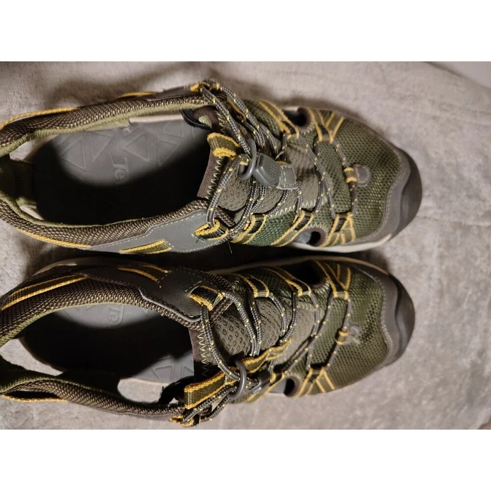 Teva Manatee Hiking water outdoor-Kids size 4